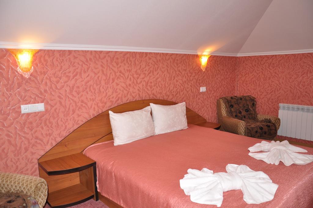 Focus Hotel Khust Værelse billede